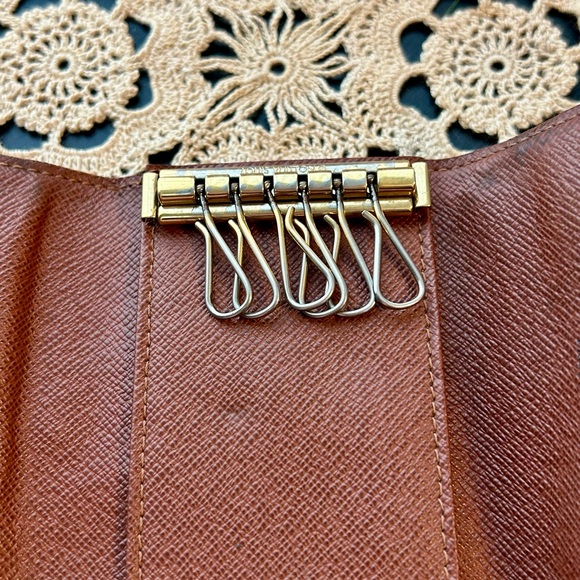 Louis Vuitton Dark Brown Monogram Six Key Holder - Picture 7 of 7
